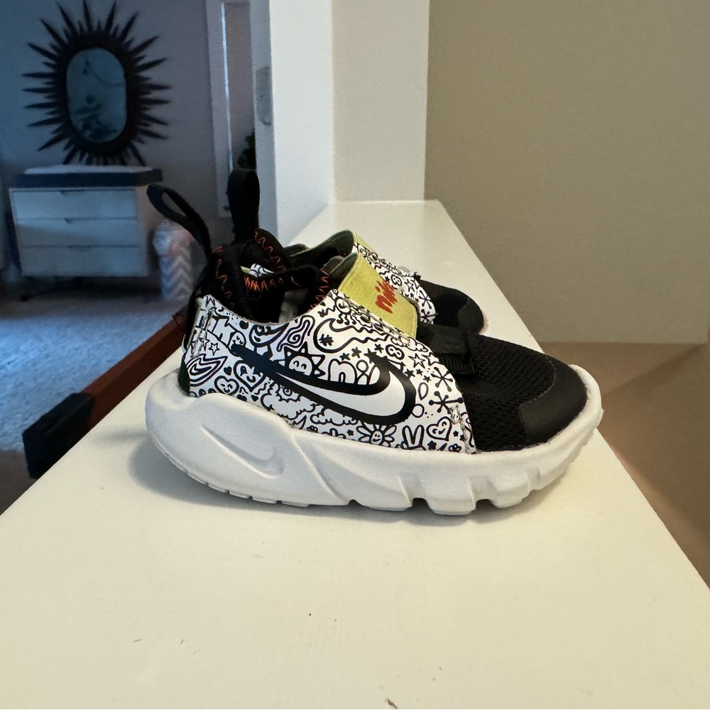 Nike Flex Runner 2 JP Baby/Toddler Easy On/Off Shoes	
$32.97
Size 3C